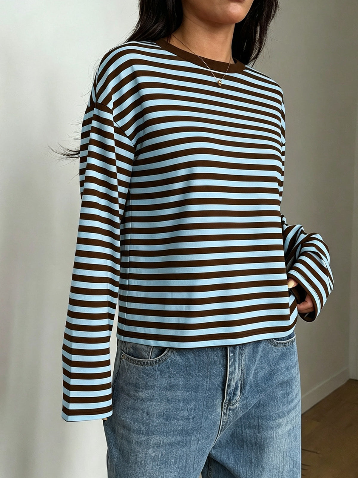 T-shirt til kvinder med rund hals og colorblock - Blød og alsidig