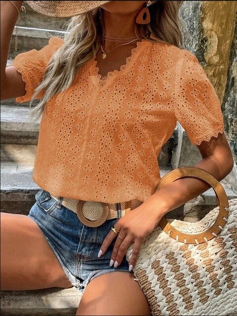 Lace top for women – Short-sleeved top with V-neckline