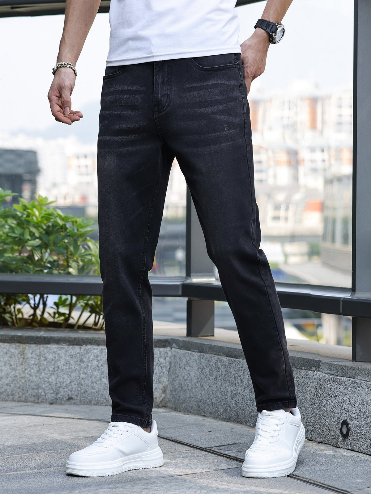 Casual jeans for men | Medium stretch & classic design | Denim trousers