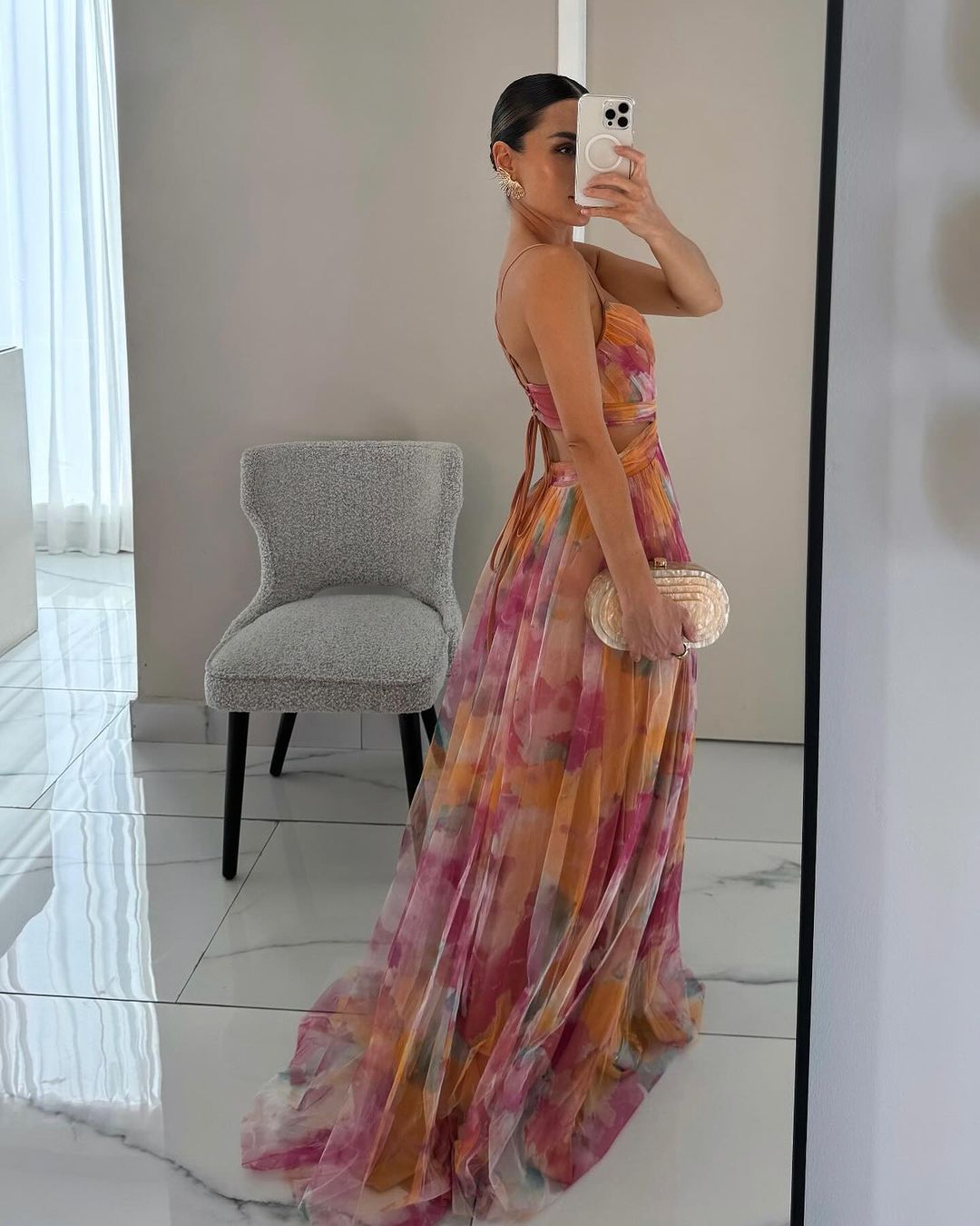 Elegant long dress with print and refined lacing for a stylish look