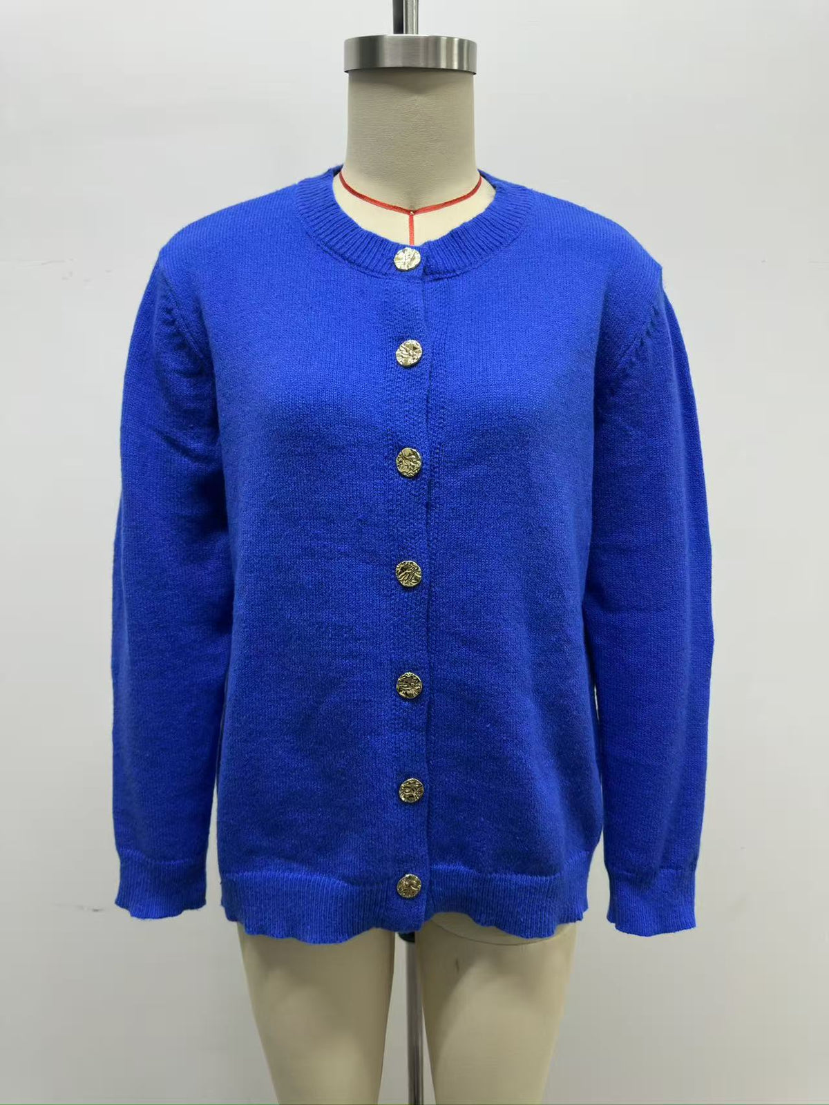 Cardigan femme boutonné en maille – Doux et polyvalent