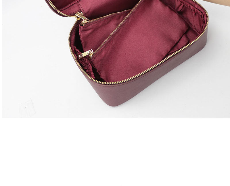 Travel Washbag in Split Leather – Portable Washbag in Genuine Leather