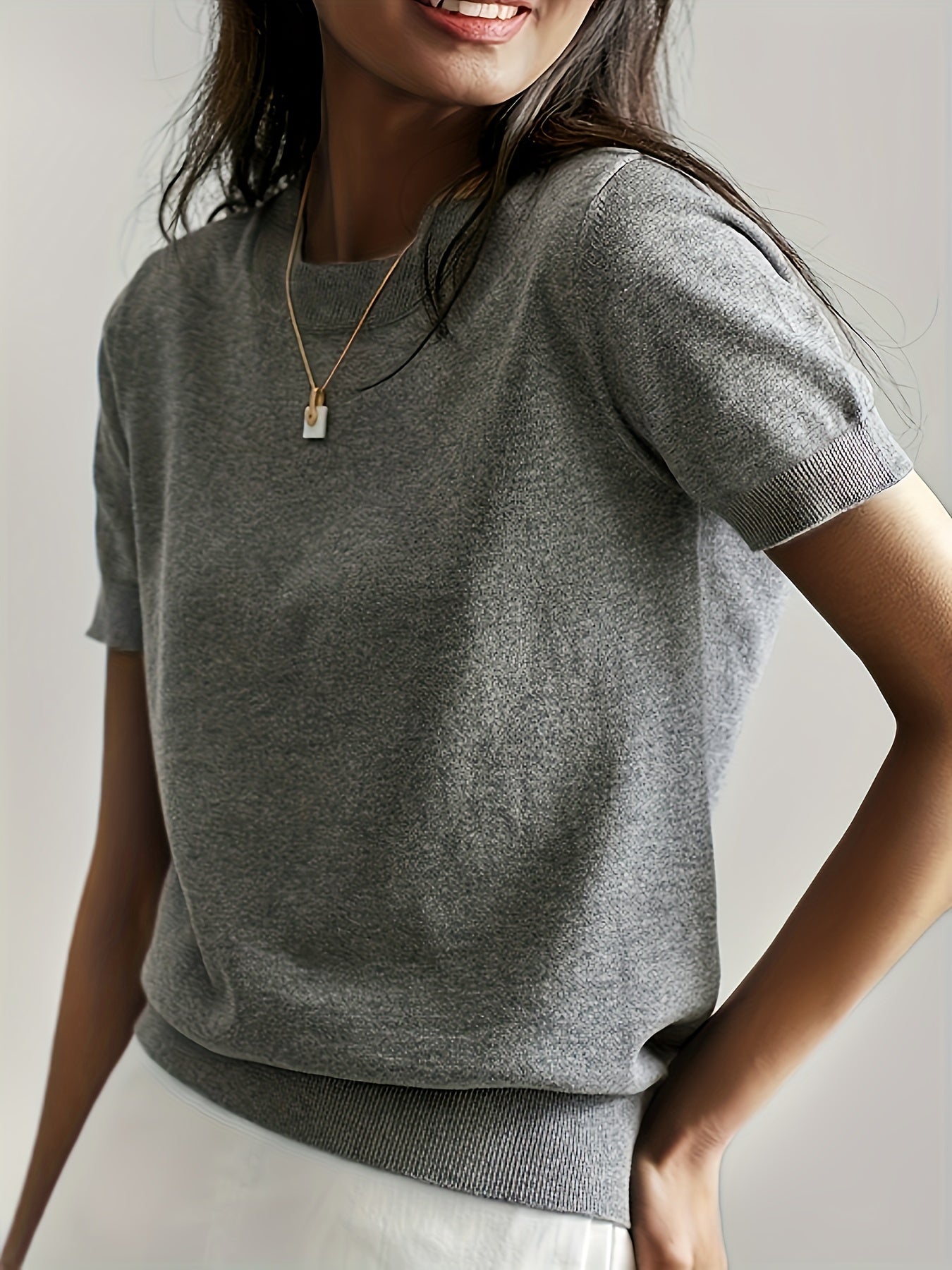 Haut en tricot classique à manches courtes pour femme