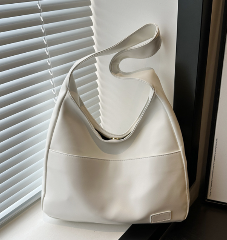 Elegant Woman Shoulder Leather Spacious Premium Bag – Refined and Durable