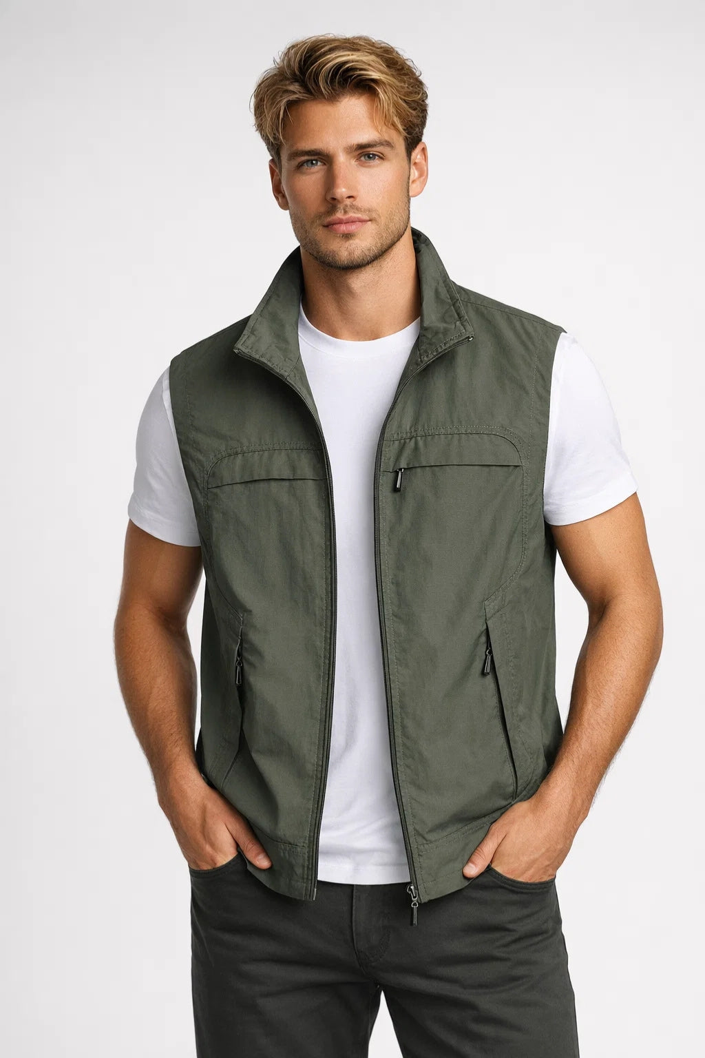 Gilet smanicato uomo leggero con collo alto stile casual
