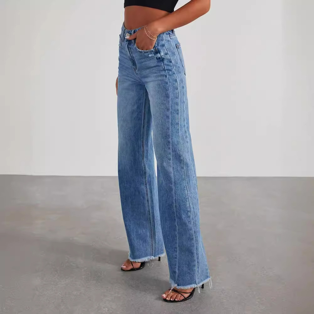 High-waisted women's jeans - Trendy and flattering
