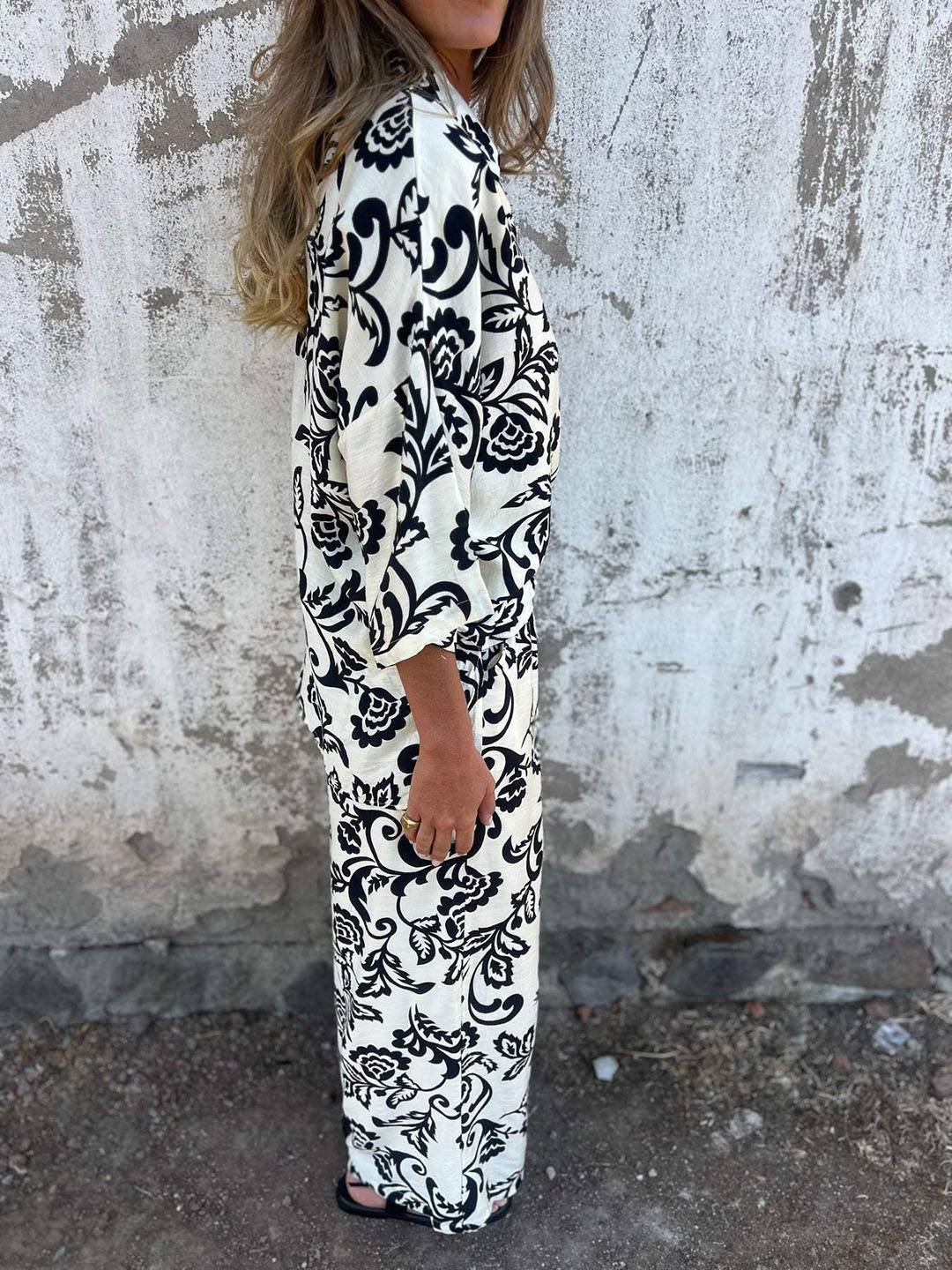 Ensemble deux pièces décontracté avec motif feuilles et pantalon large
