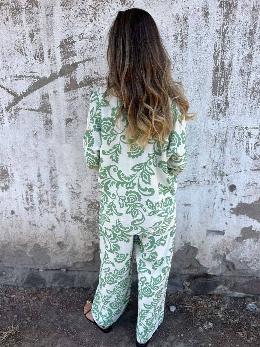 Ensemble deux pièces décontracté avec motif feuilles et pantalon large