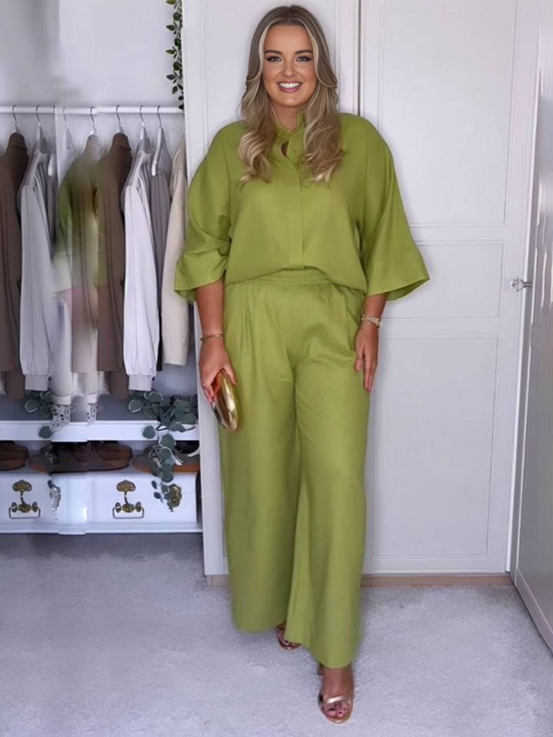 Ensemble chemise ample et pantalon large en matière légère