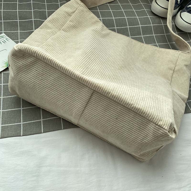 Sac bandoulière en velours côtelé