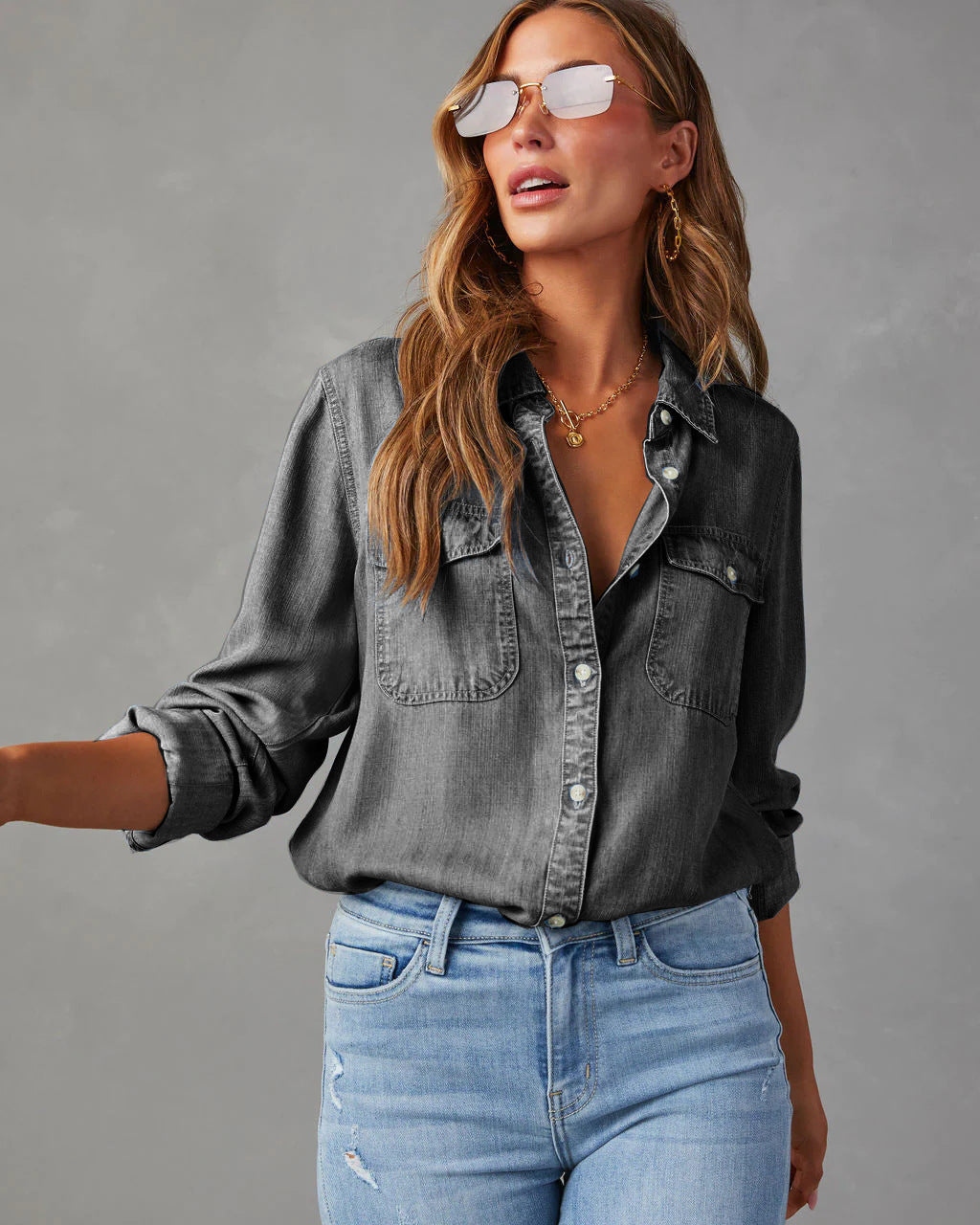 Chemise en Jean Femme avec Poches Poitrine – Coupe Décontractée Élégante