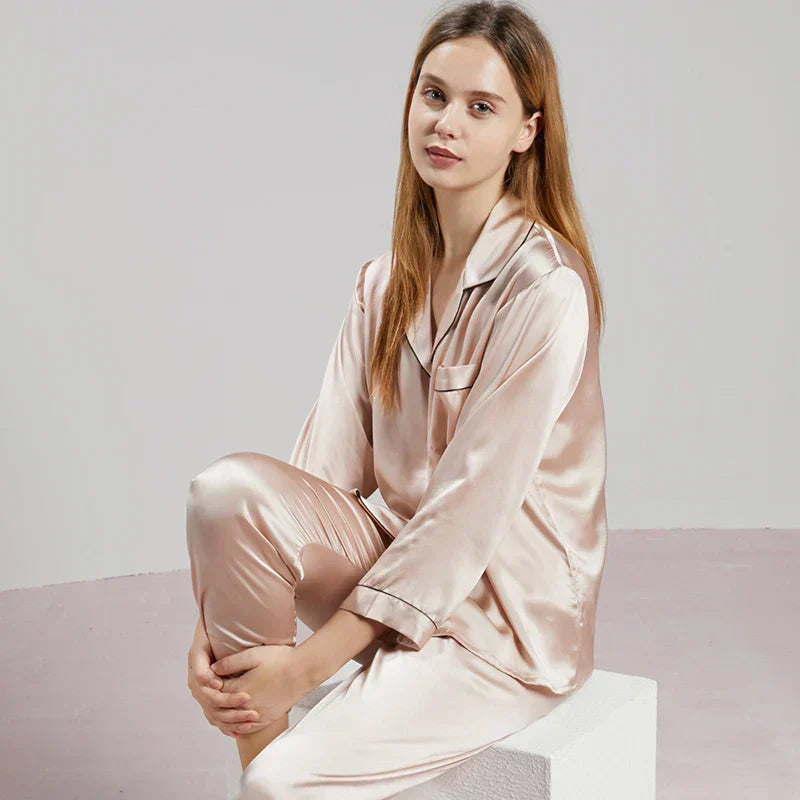 Pyjama satin femme manches longues – Ensemble confortable et élégant pour la nuit