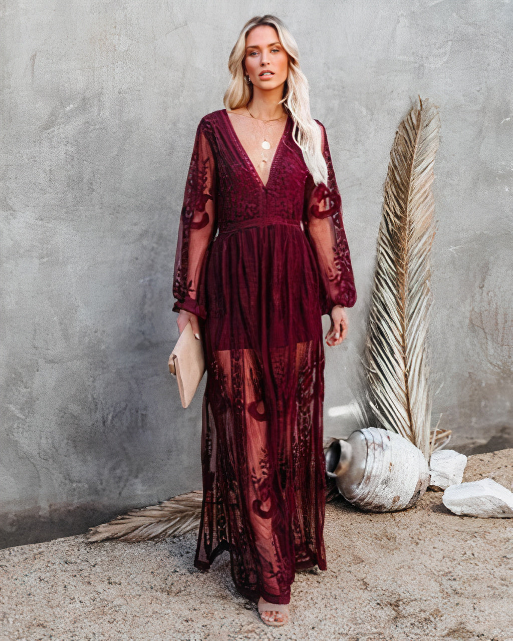 Women's long-sleeve lace maxi dress - Refined and elegant