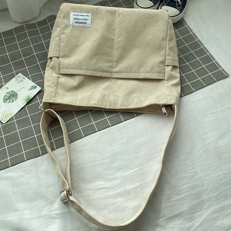 Sac bandoulière en velours côtelé
