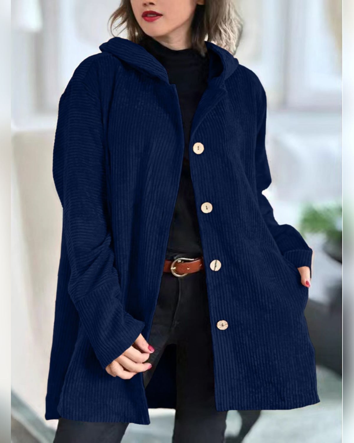 Chaqueta informal de mujer - Con capucha y cierre de botones