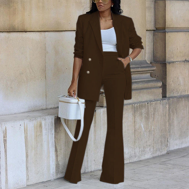 Ensemble blazer long et pantalon évasé – Look sophistiqué