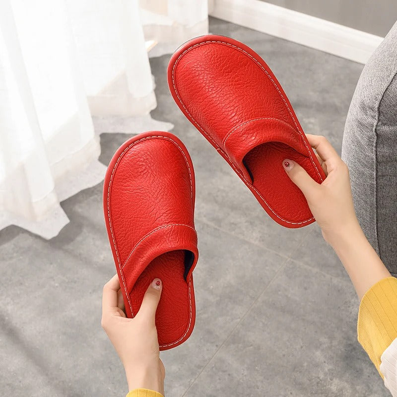 Chaussons confortables en cuir vegan – Luxe et détente