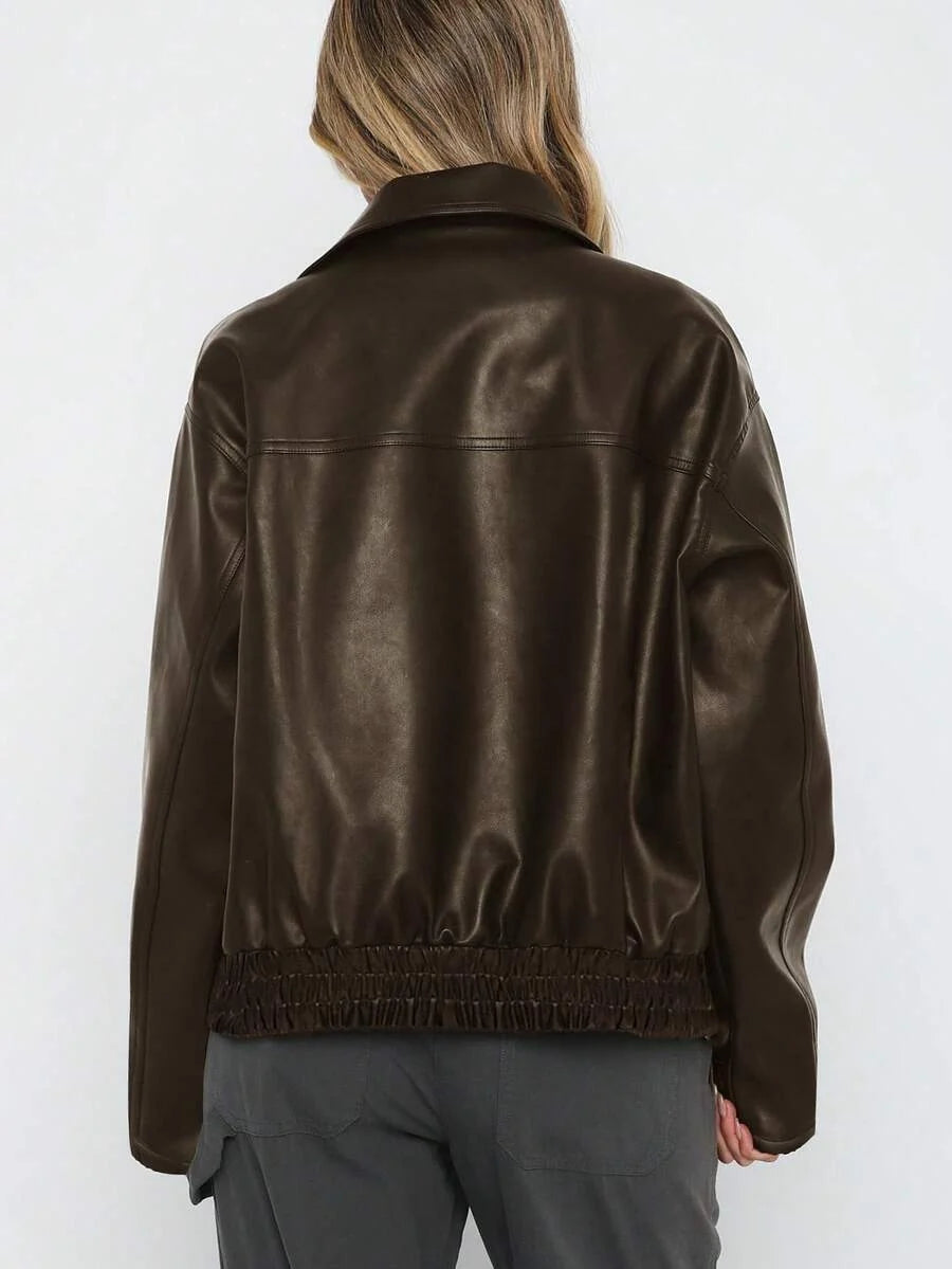 Damejakke i imiteret læder med bred krave - Oversized og elegant