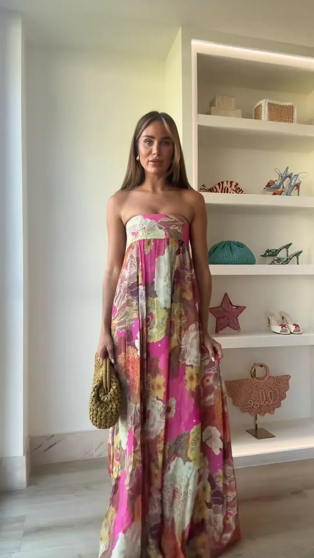Long strapless women's dress with floral print and empire waist - Flowing and elegant