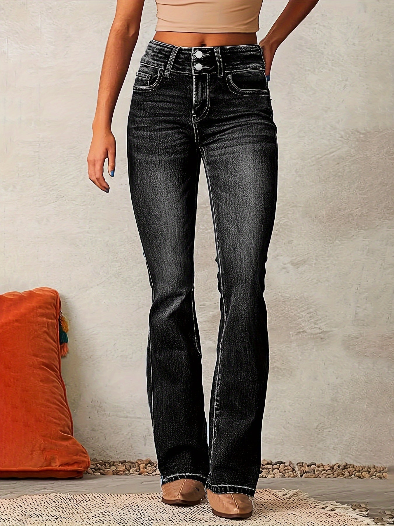 Luxury High-Waisted Flared Jeans for Women – Flattering, Modern, and Trendy Style.