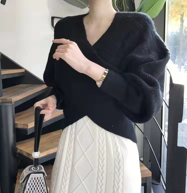 Women's cross-knit sweater - Elegant and comfortable