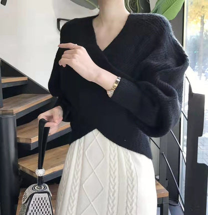 Women's cross-knit sweater - Elegant and comfortable