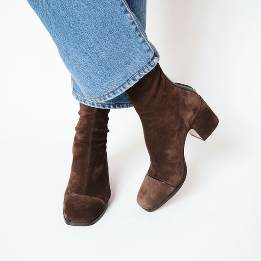 Bottines Femme Bout Carré en Suédine – Talon Bloc Chic et Élégant