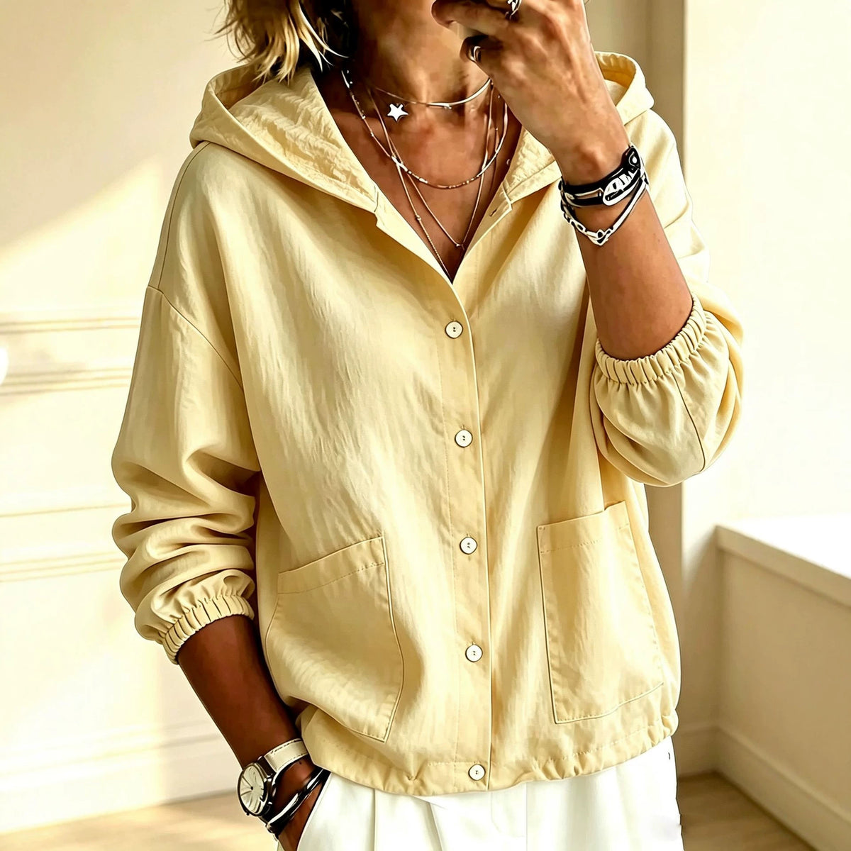 Giacca da donna con cappuccio e bottoni, vestibilità ampia – Stile casual e confortevole