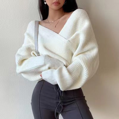 Maglione da donna incrociato con scollo a V e spalle scoperte - Morbido e moderno