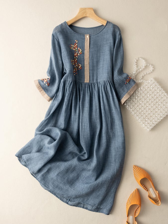 Robe midi bohème avec broderie florale – Style décontracté et élégant