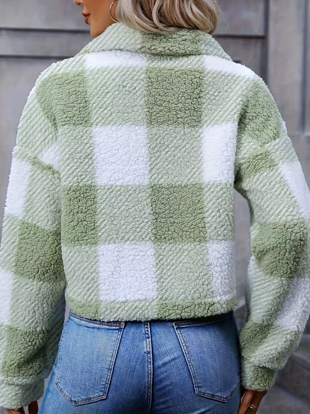 Kort ternet jakke til kvinder - Moderne og casual