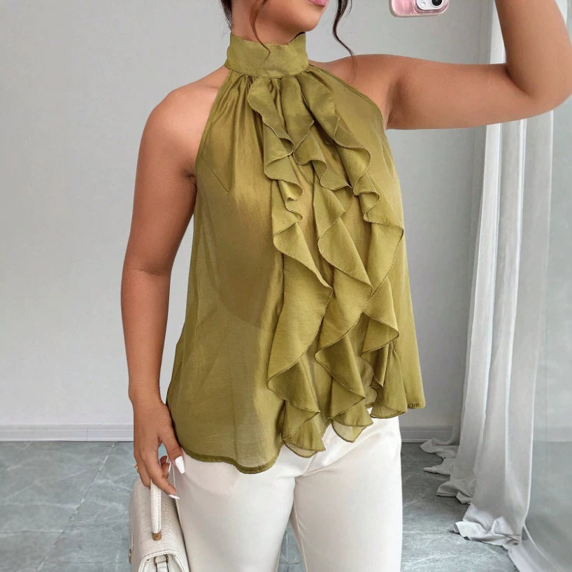 Top donna taglia grande con collo halter e orlo volant.