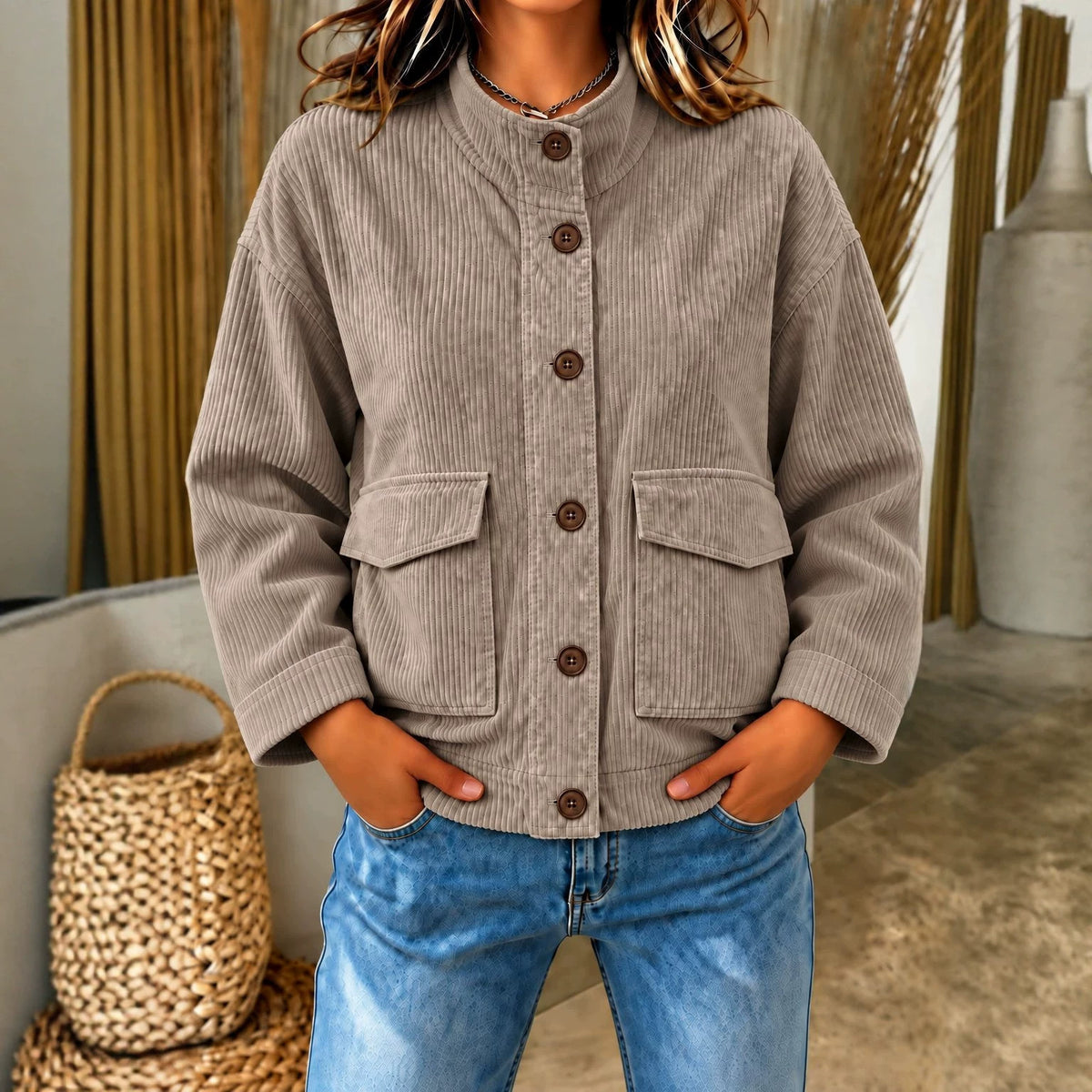 Women's corduroy shirt with pockets - Casual and practical