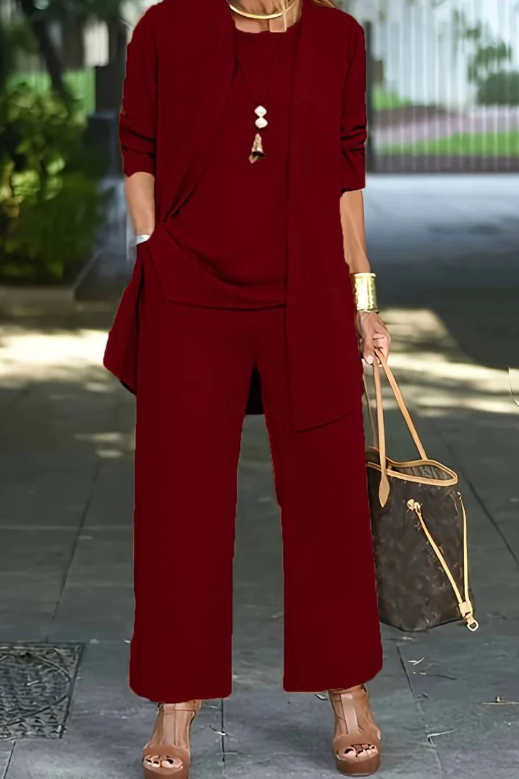 Ensemble trois pièces élégant pour femme – Style chic et sophistiqué pour les soirées d'affaires