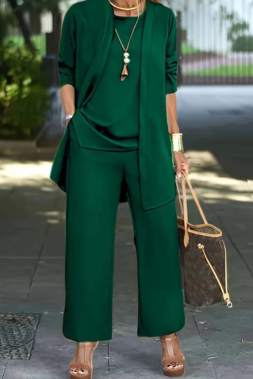 Ensemble trois pièces élégant pour femme – Style chic et sophistiqué pour les soirées d'affaires