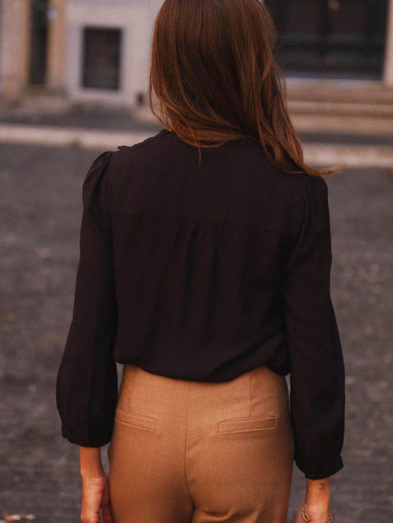 Top da donna con inserto in pizzo - Semplice e femminile