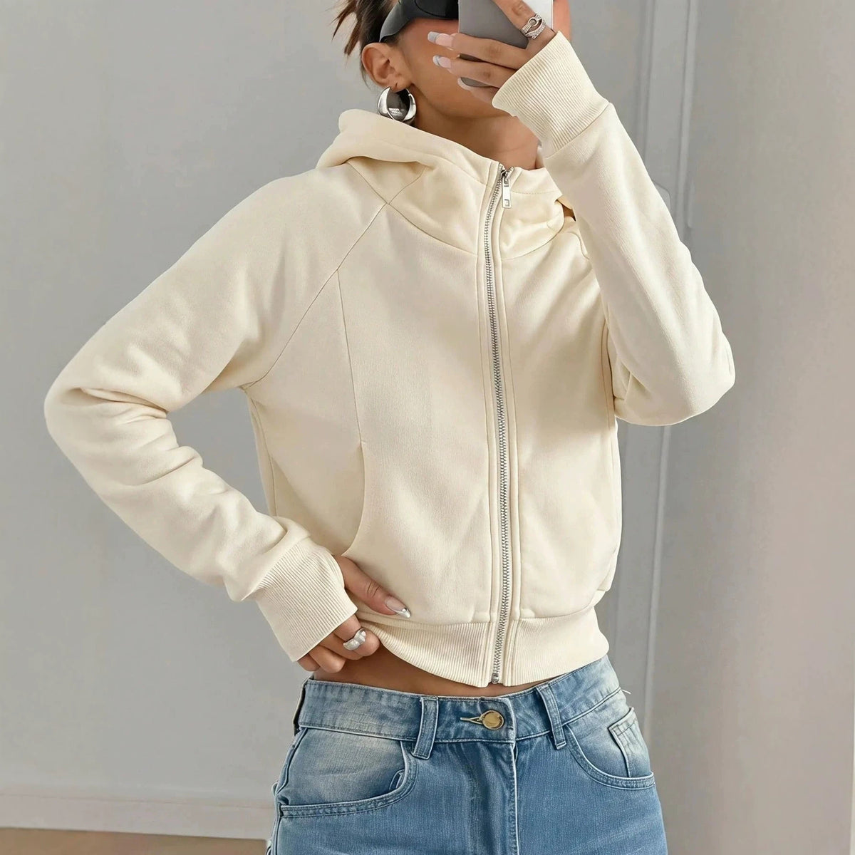 Sweat court femme a capuche uni - Decontracte et confortable