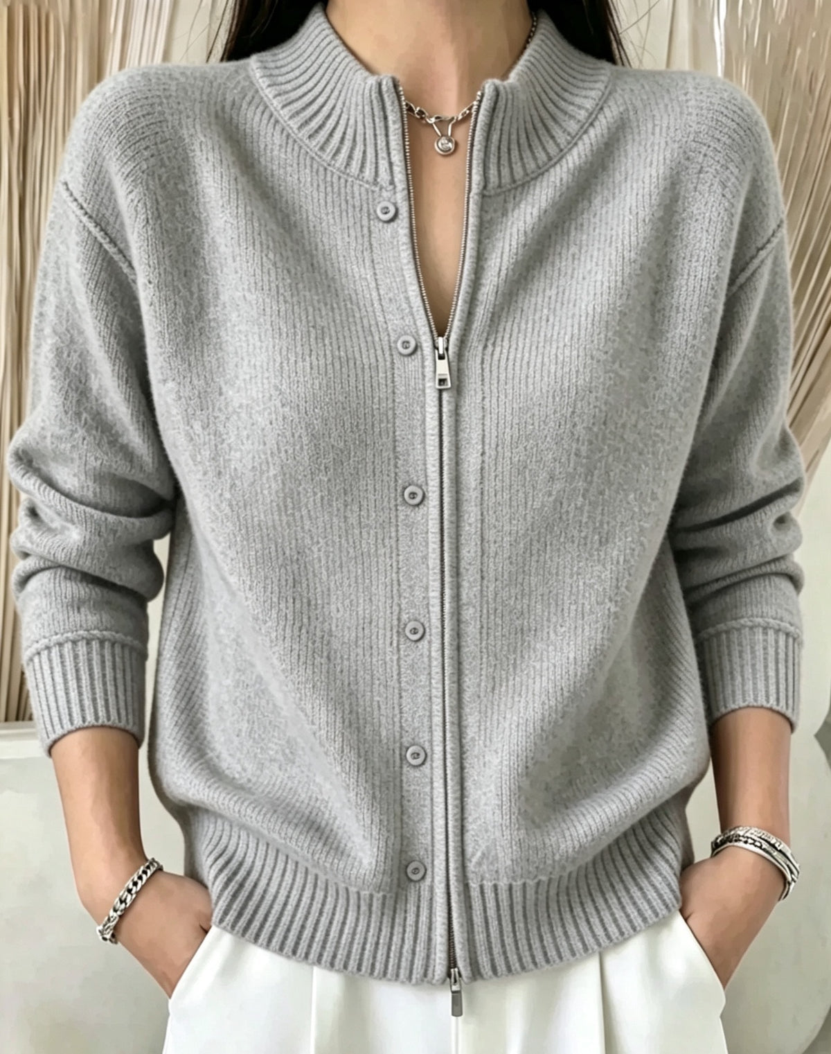 Women's zip-up crew-neck sweater - Soft and practical