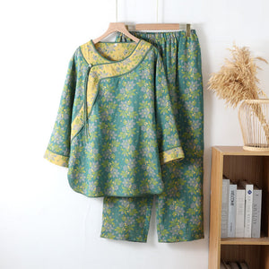 Pyjamas til kvinder i bomuldsgaze med blomstermønster og traditionelle knapper – let, åndbart og blødt todelt sæt med lukning i kinesisk stil