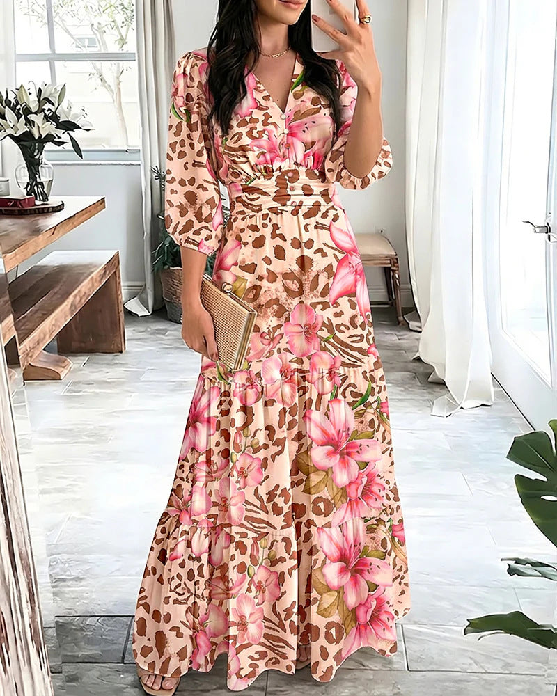 Vestito da donna aderente con volant sovrapposti e maniche 3/4