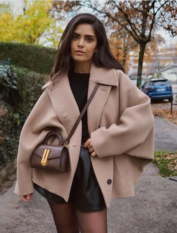 Manteau Oversize à Boutons Femme – Veste Courte Élégante