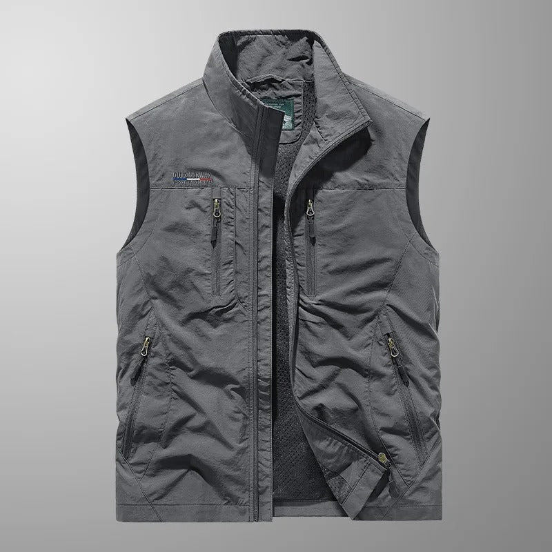 Men's zip-up bodywarmer with stand-up collar - Practical and versatile