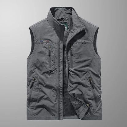 Men's zip-up bodywarmer with stand-up collar - Practical and versatile