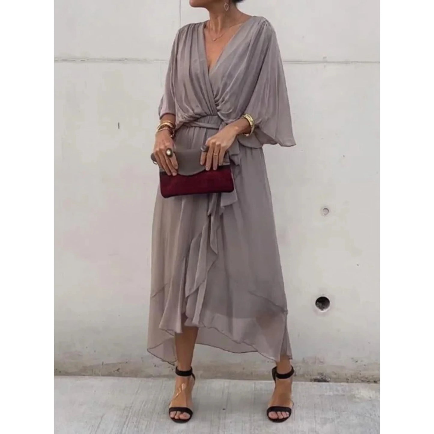 Robe femme élégante fluide col V en mousseline – Moderne, légère, polyvalente