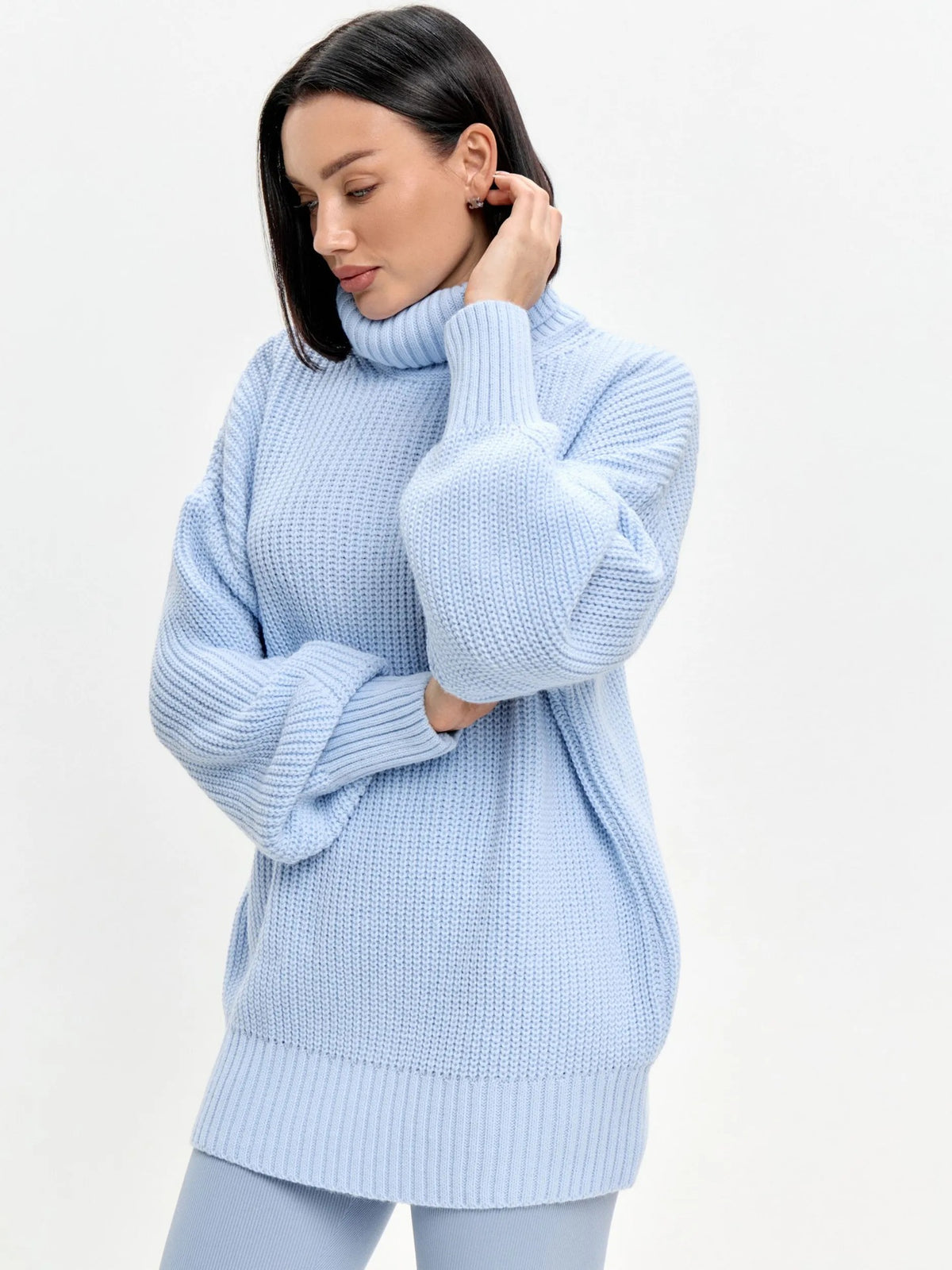Women's knitted turtleneck top - Trendy and warm