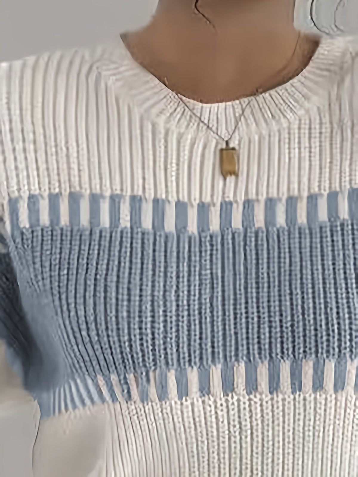 Women's color-block striped sweater – Trendy and soft