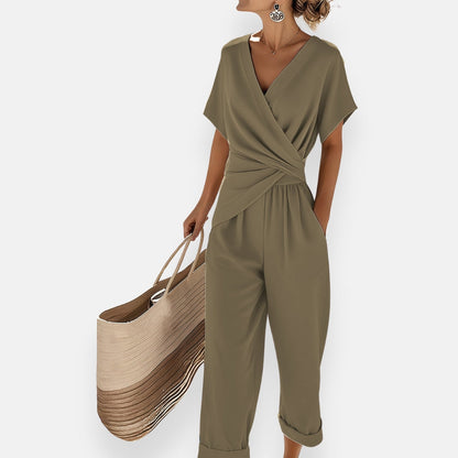Elegant Two-Piece Set for Women – Short-Sleeved Top and Short Pants with Draped Knot