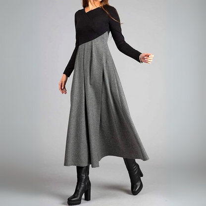 Robe Élégante  – Contraste Moderne pour un Style Sans Effort