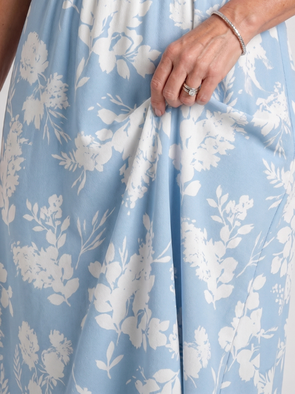 Women's floral midi dress with V-neck and short sleeves - Lightweight and summery
