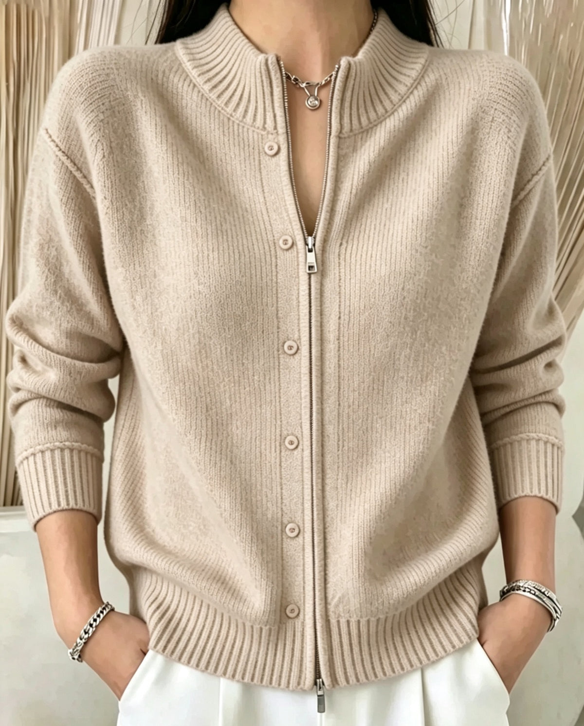Women's zip-up crew-neck sweater - Soft and practical